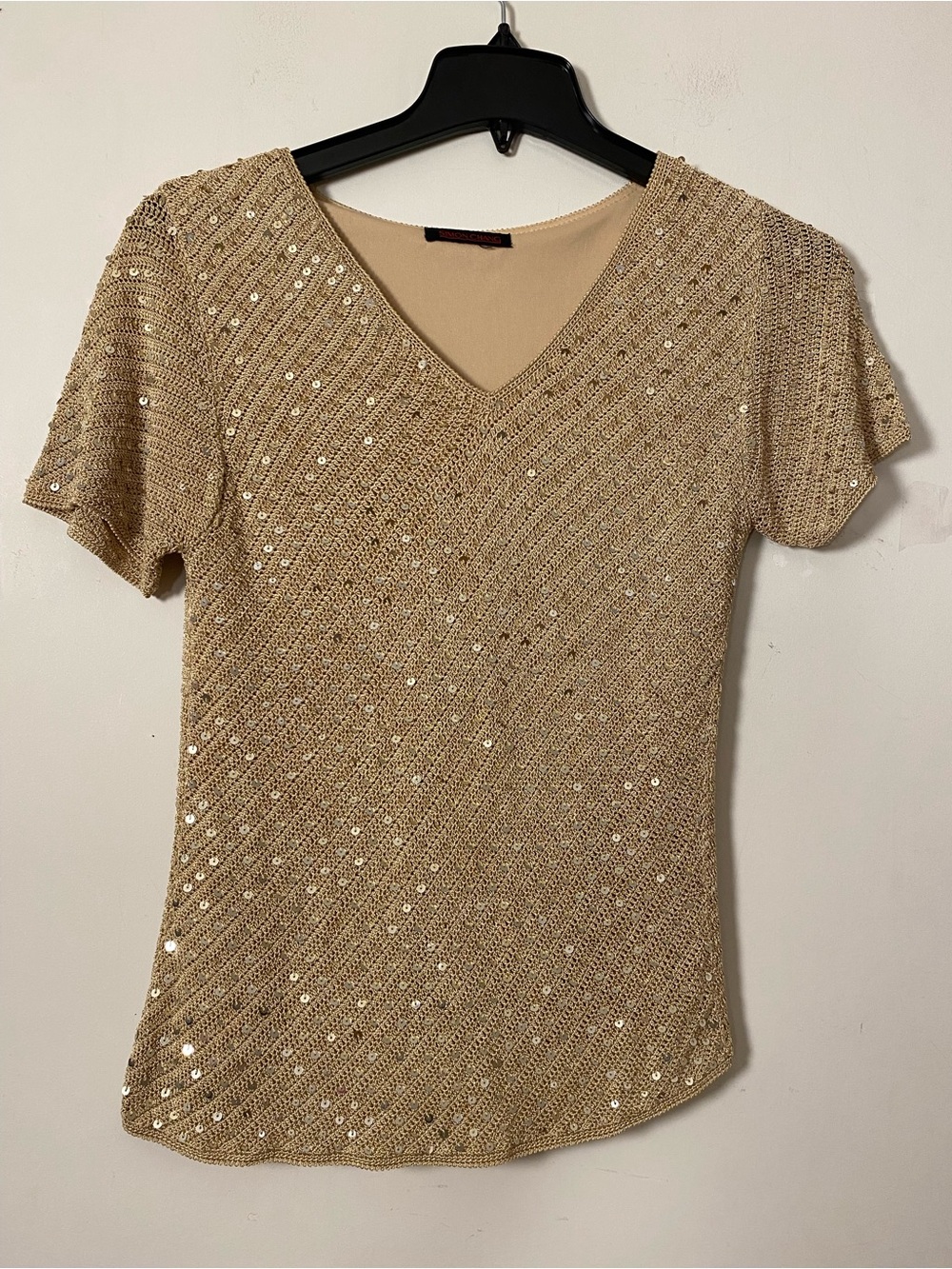Simon Chang Gold Sequin V-Neck Short Sleeve Top